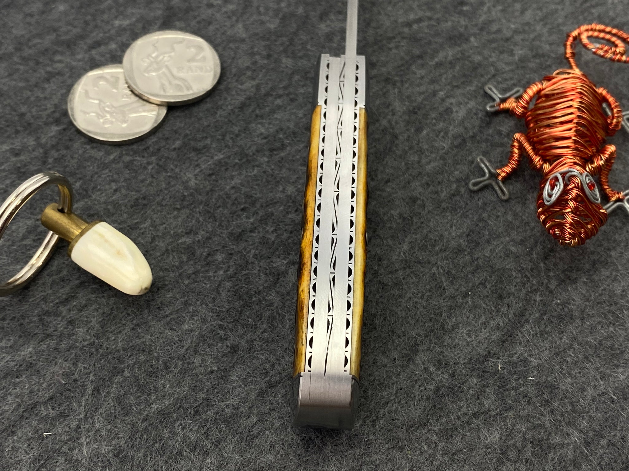 Bill Ruple Two-Bladed Trapper Jigged Bone