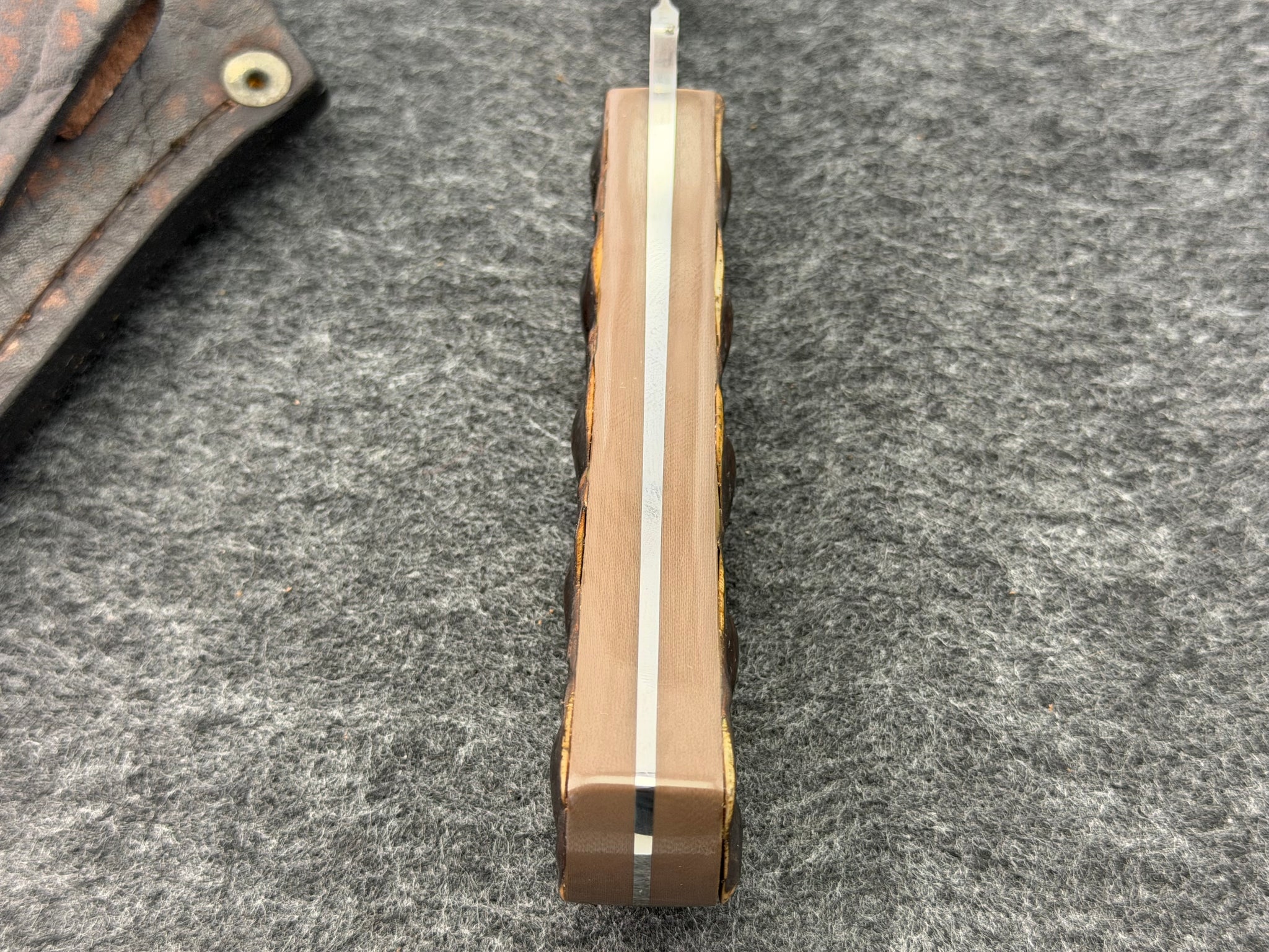 Arno Bernard Kudu Model w/ Crocodile Hide Handle #3412-1