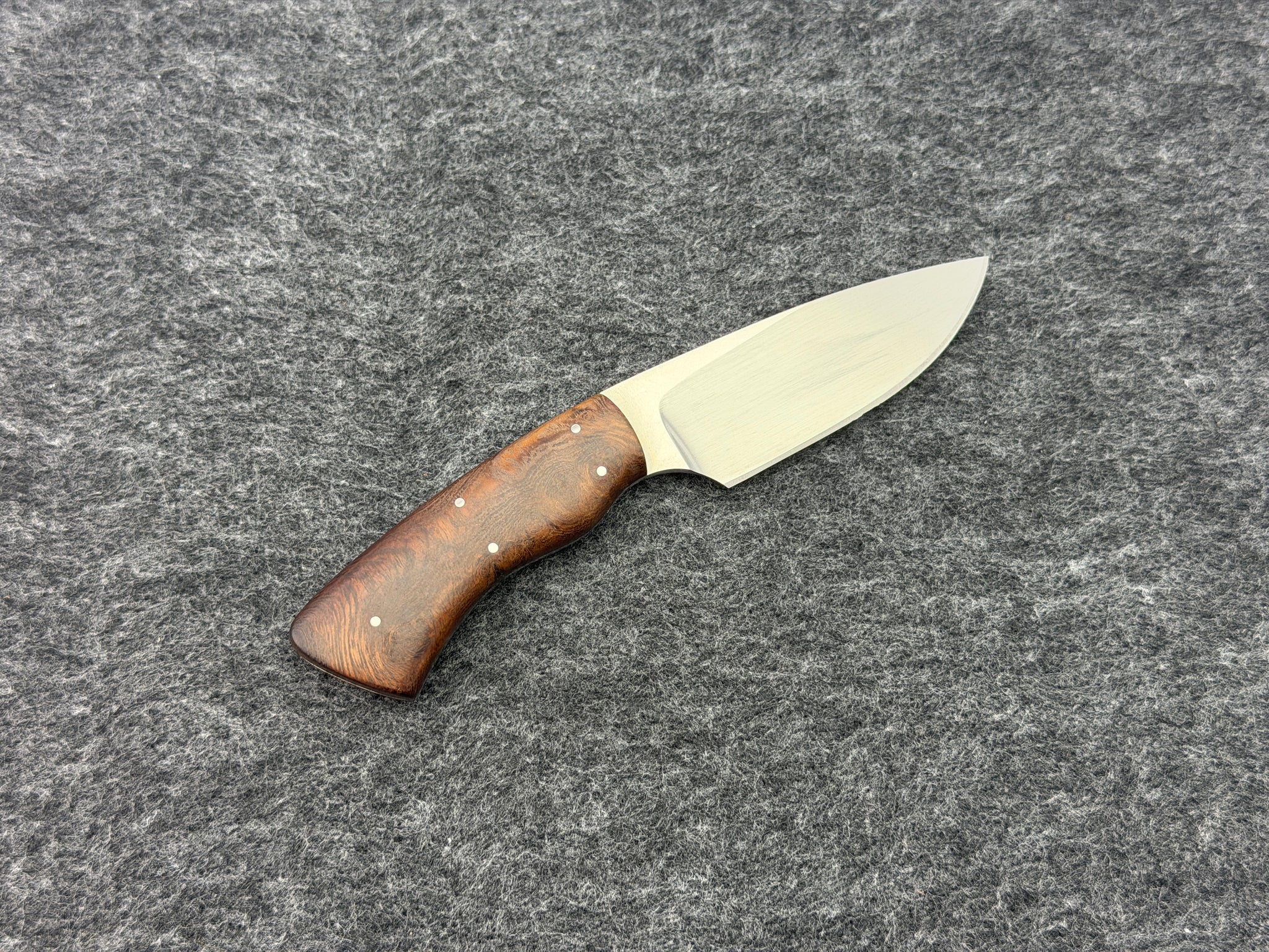 Arno Bernard - Gecko Model w/ Desert Ironwood handle - 5303