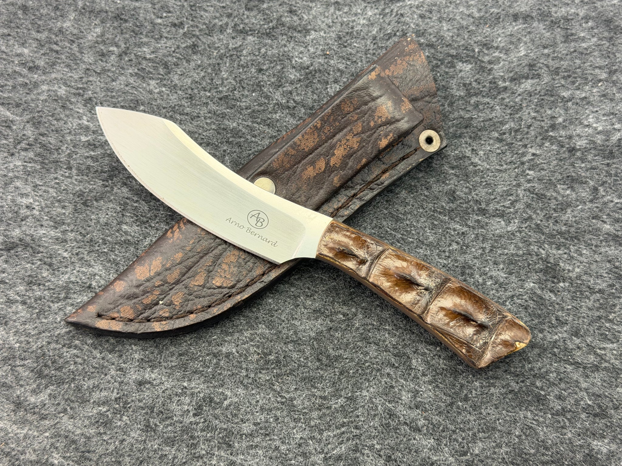 Arno Bernard Wasp Model w/ Crocodile Hide Handle #4512