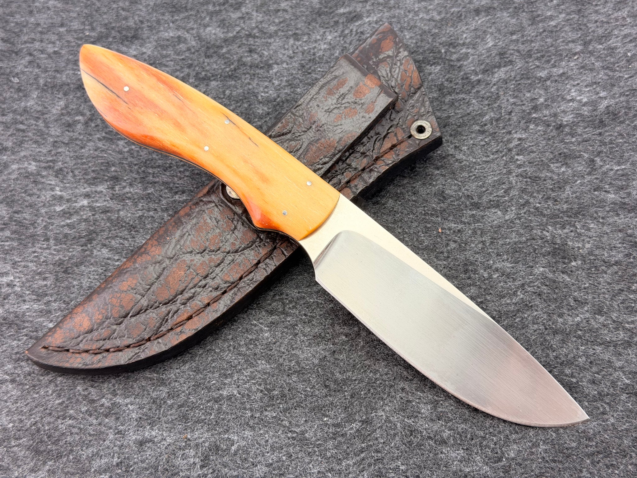 Arno Bernard - Lion Model w/ Giraffe Bone Handle - 2302
