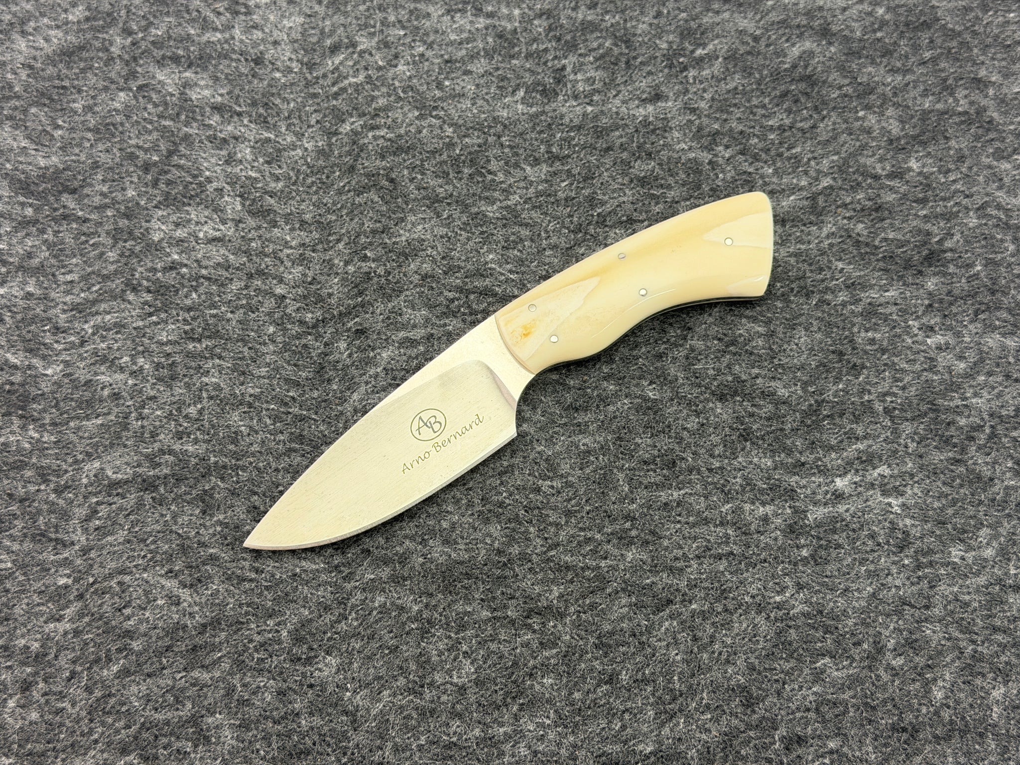 Arno Bernard - Gecko Model w/ Warthog Ivory handle - 5301